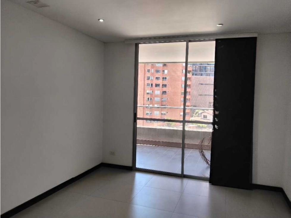 Apartamento en arriendo en Las Lomas No.1, Medellín · foto 12 de 18
