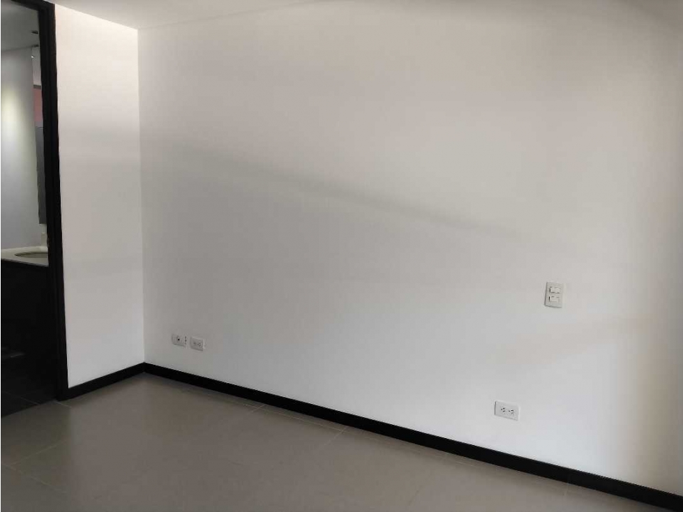 Apartamento en arriendo en Las Lomas No.1, Medellín · foto 14 de 18