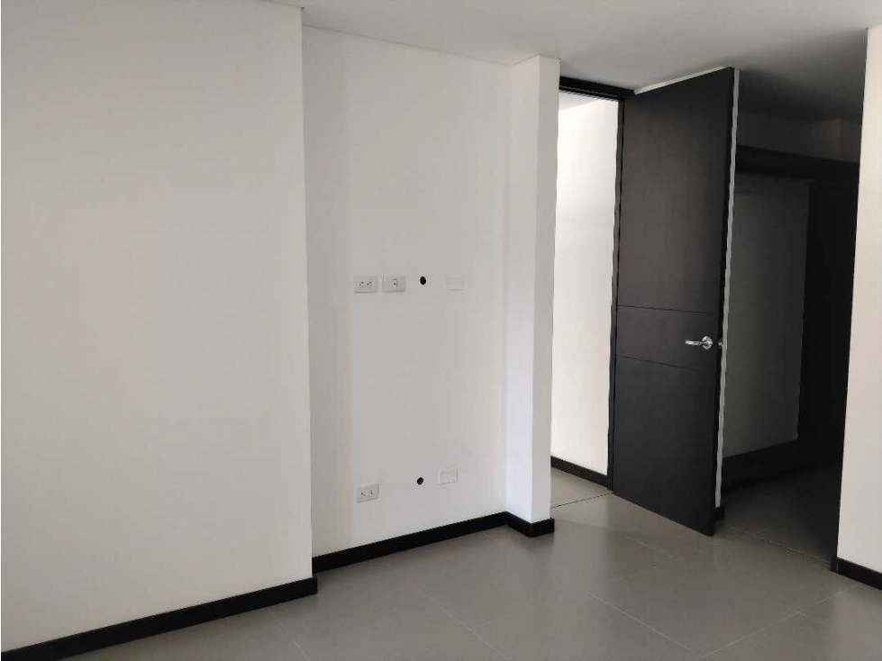 Apartamento en arriendo en Las Lomas No.1, Medellín · foto 18 de 18