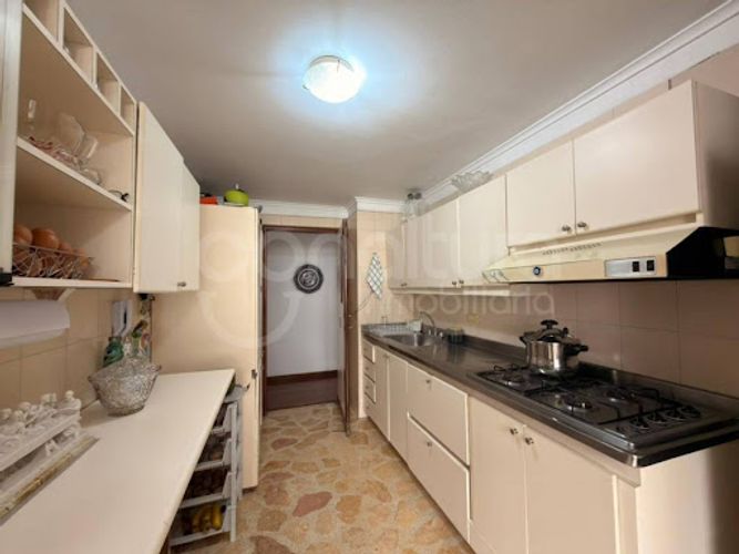 Apartamento de 3 alcobas en venta en Altos Del Poblado, Medellín, 162 m² · foto 1 de 24