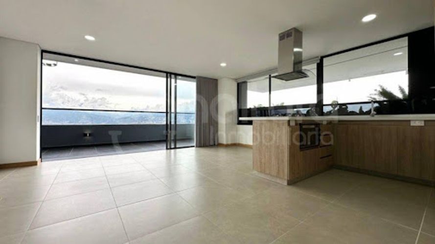 Apartamento de 3 alcobas en arriendo en Las Palmas, Medellín, 137 m² · foto 3 de 17
