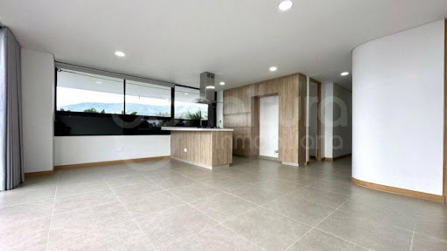 Apartamento de 3 alcobas en arriendo en Las Palmas, Medellín, 137 m² · foto 4 de 17