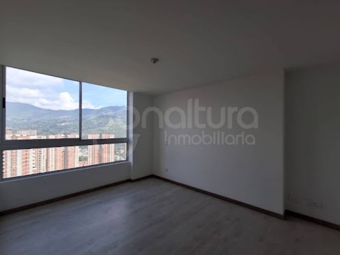 Apartamento de 3 alcobas en venta en Suramérica, Medellín, 109 m² · foto 13 de 24