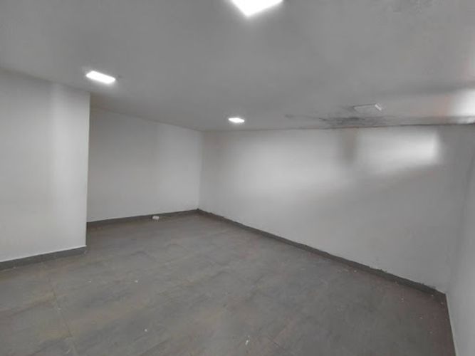 Casa de 14 alcobas en arriendo en Milla De Oro, Medellín, 400 m² · foto 12 de 24