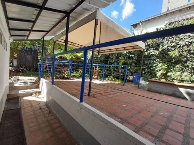 Casa de 14 alcobas en arriendo en Milla De Oro, Medellín, 400 m² · foto 15 de 24