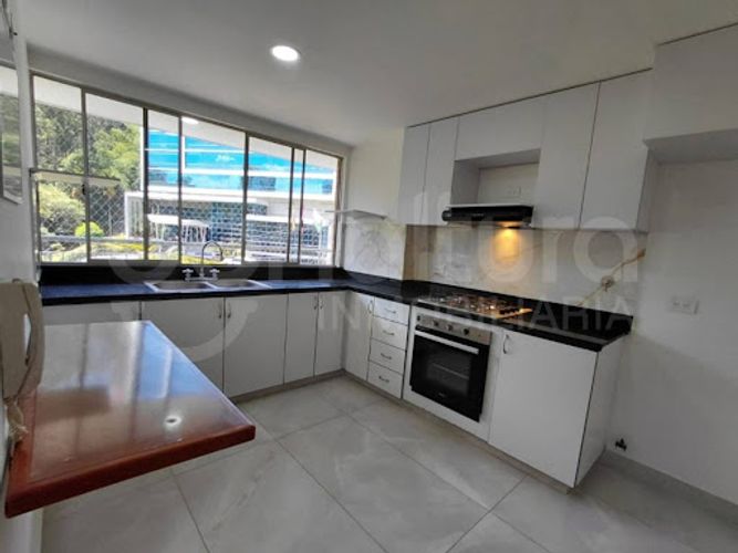 Apartamento de 3 alcobas en arriendo en Milla De Oro, Medellín, 185 m² · foto 3 de 24