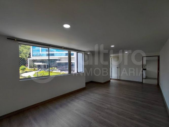 Apartamento de 3 alcobas en arriendo en Milla De Oro, Medellín, 185 m² · foto 5 de 24
