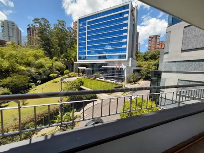 Apartamento de 3 alcobas en arriendo en Milla De Oro, Medellín, 185 m² · foto 8 de 24