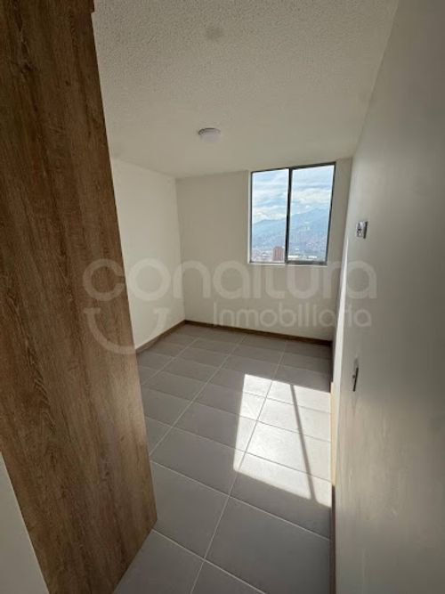 Apartamento de 3 alcobas en venta en Barrio Nuevo, Bello, 58 m² · foto 8 de 11