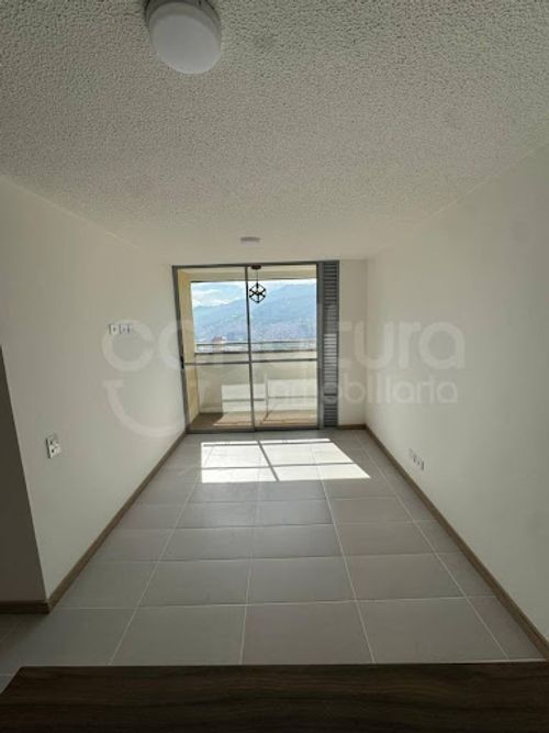 Apartamento de 3 alcobas en venta en Barrio Nuevo, Bello, 58 m² · foto 10 de 11