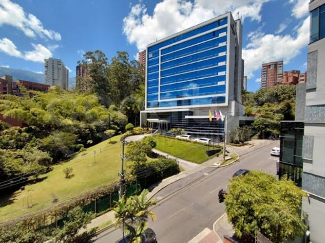 Apartamento de 3 alcobas en arriendo en Milla De Oro, Medellín, 185 m² · foto 10 de 24