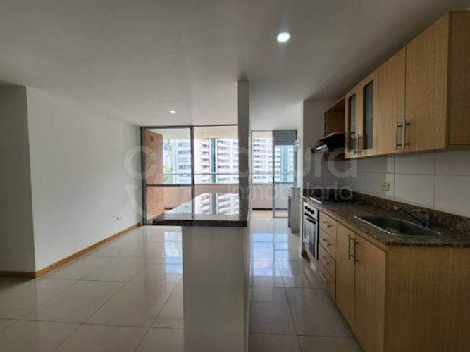 Apartamento de 3 alcobas en arriendo en San Diego, Medellín, 75 m² · foto 2 de 11