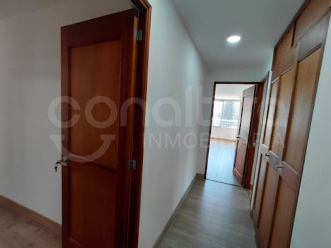 Apartamento de 3 alcobas en arriendo en Milla De Oro, Medellín, 185 m² · foto 17 de 24