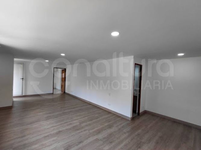 Apartamento de 3 alcobas en arriendo en Milla De Oro, Medellín, 185 m² · foto 20 de 24