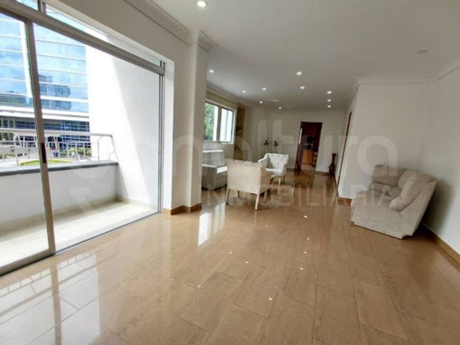 Apartamento de 3 alcobas en arriendo en Milla De Oro, Medellín, 185 m² · foto 4 de 24