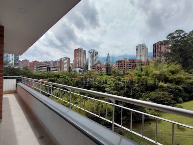 Apartamento de 3 alcobas en arriendo en Milla De Oro, Medellín, 185 m² · foto 9 de 24