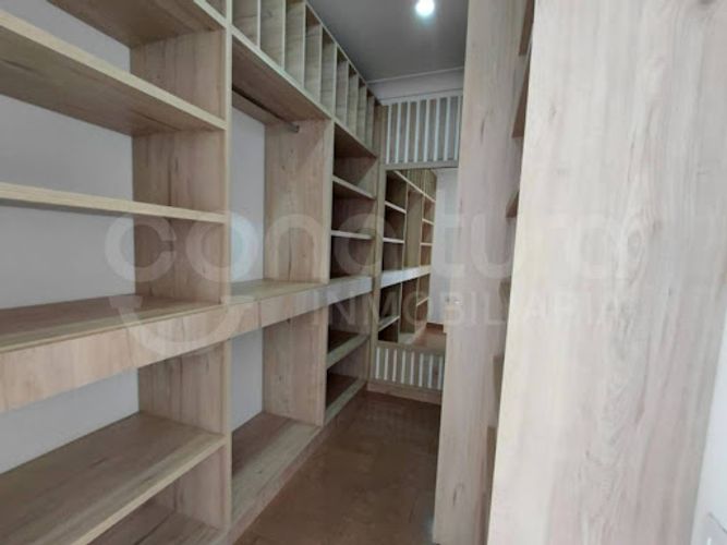 Apartamento de 3 alcobas en arriendo en Milla De Oro, Medellín, 185 m² · foto 11 de 24
