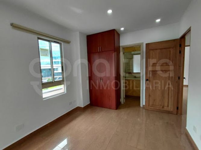 Apartamento de 3 alcobas en arriendo en Milla De Oro, Medellín, 185 m² · foto 12 de 24