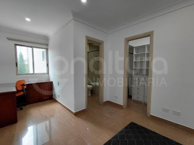 Apartamento de 3 alcobas en arriendo en Milla De Oro, Medellín, 185 m² · foto 15 de 24
