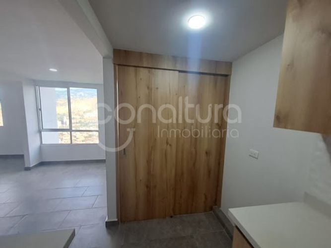 Apartamento de 2 alcobas en venta en Barrio Nuevo, Bello, 50 m² · foto 2 de 12
