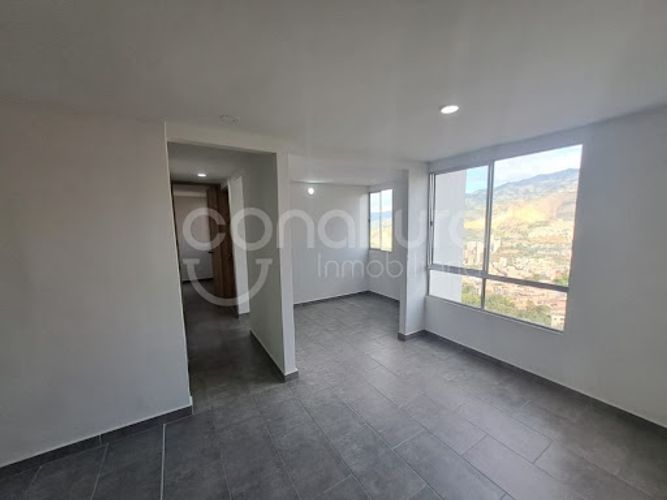 Apartamento de 2 alcobas en venta en Barrio Nuevo, Bello, 50 m² · foto 3 de 12