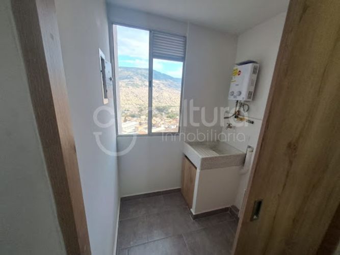 Apartamento de 2 alcobas en venta en Barrio Nuevo, Bello, 50 m² · foto 4 de 12