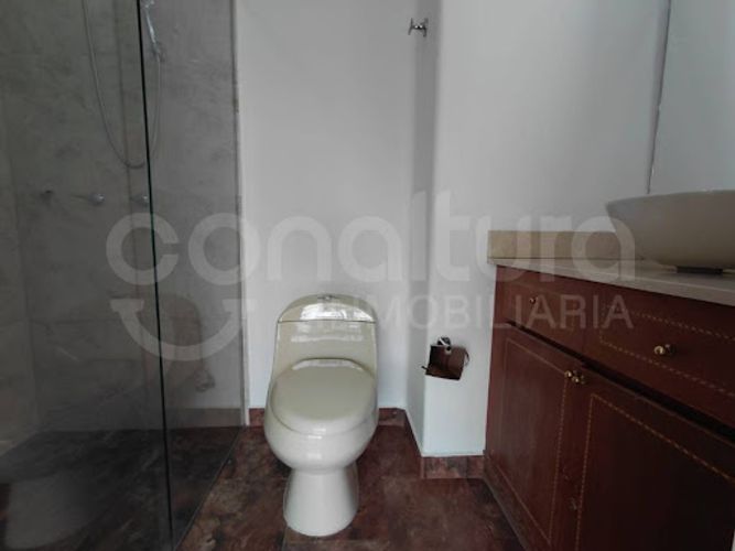 Apartamento de 3 alcobas en arriendo en Milla De Oro, Medellín, 185 m² · foto 23 de 24