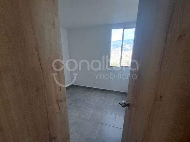 Apartamento de 2 alcobas en venta en Barrio Nuevo, Bello, 50 m² · foto 9 de 12