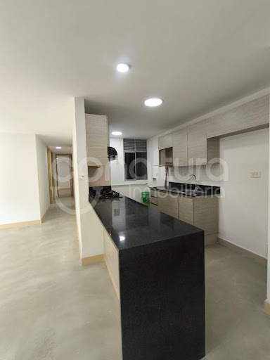 Apartamento en venta en Loma Benedictinos, Envigado · foto 2 de 13