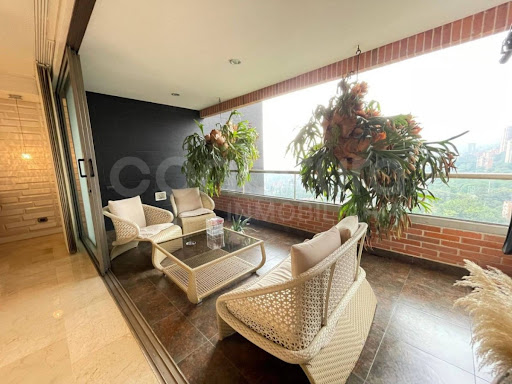 Apartamento en arriendo en Los Naranjos, Medellín · foto 4 de 24