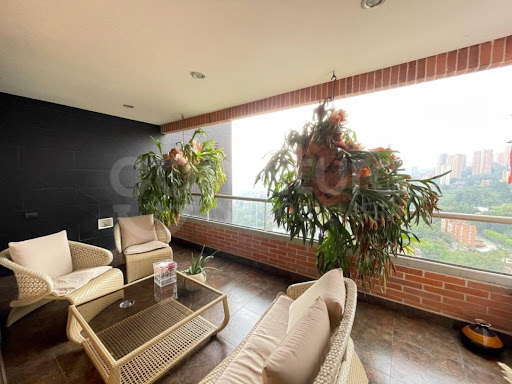 Apartamento en arriendo en Los Naranjos, Medellín · foto 5 de 24