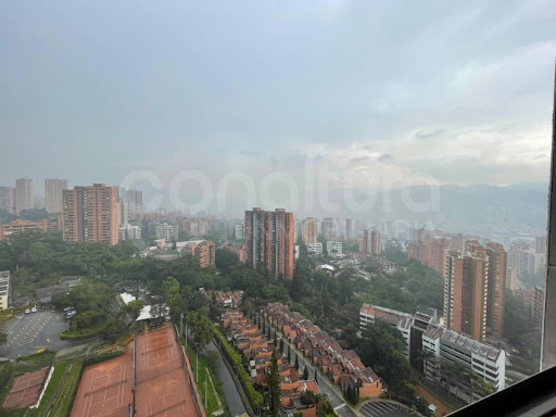 Apartamento en arriendo en Los Naranjos, Medellín · foto 9 de 24