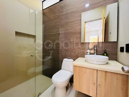 Casa en venta en Loma Del Escobero, Envigado · foto 6 de 24
