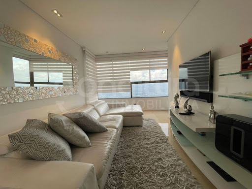 Apartamento en arriendo en Los Naranjos, Medellín · foto 17 de 24