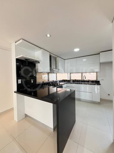 Apartamento en arriendo en La Florida, Medellín · foto 2 de 23