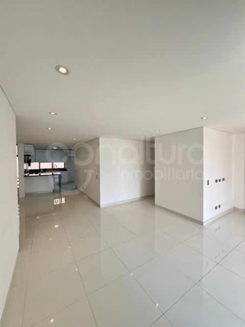 Apartamento en arriendo en La Florida, Medellín · foto 3 de 23
