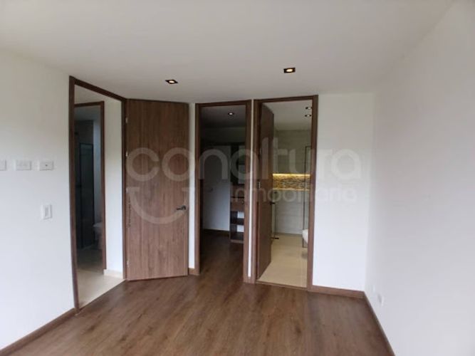 Apartamento de 2 alcobas en venta en Cristo Rey, Itagüí, 57 m² · foto 7 de 12