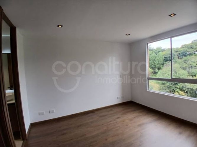 Apartamento de 2 alcobas en venta en Cristo Rey, Itagüí, 57 m² · foto 8 de 12