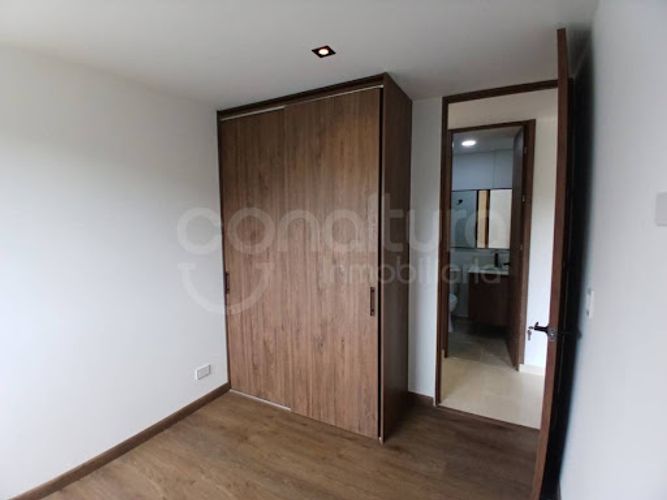 Apartamento de 2 alcobas en venta en Cristo Rey, Itagüí, 57 m² · foto 10 de 12