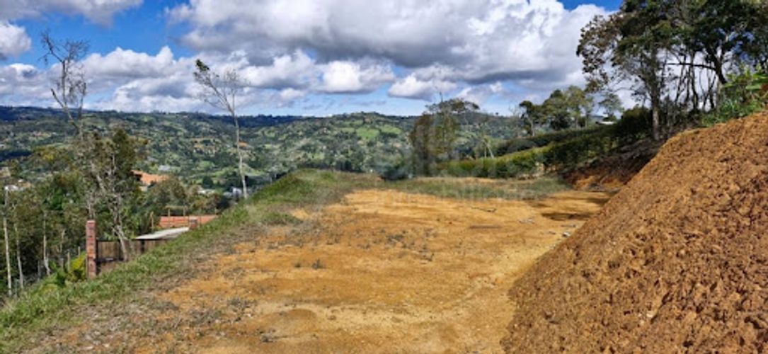 Lote en venta en Guarne, 2300 m² · foto 3 de 8