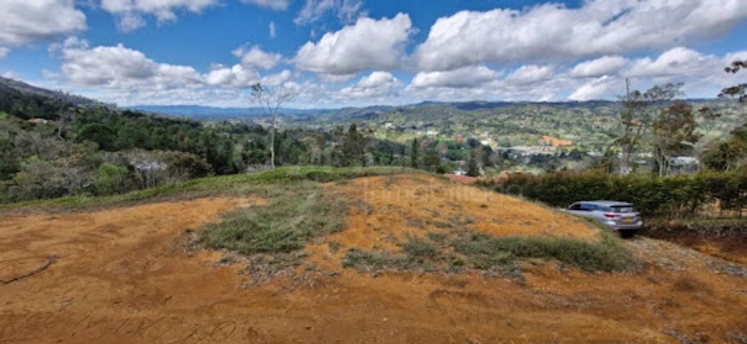 Lote en venta en Guarne, 2300 m² · foto 4 de 8