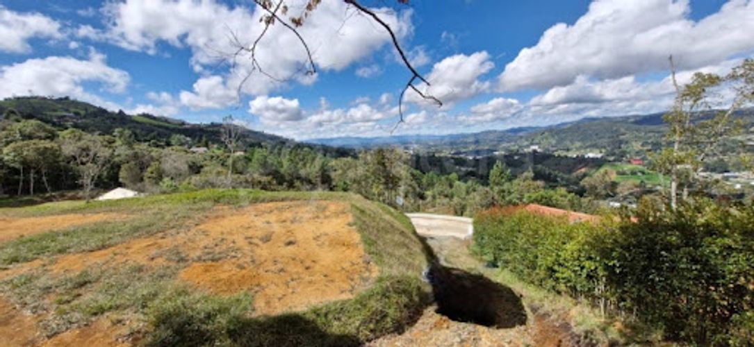 Lote en venta en Guarne, 2300 m² · foto 5 de 8