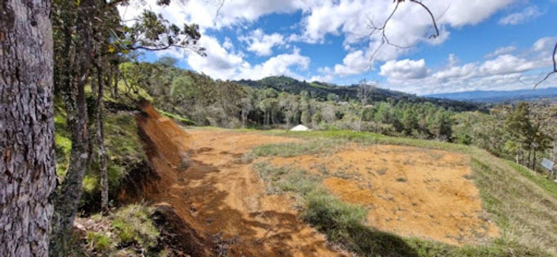 Lote en venta en Guarne, 2300 m² · foto 6 de 8