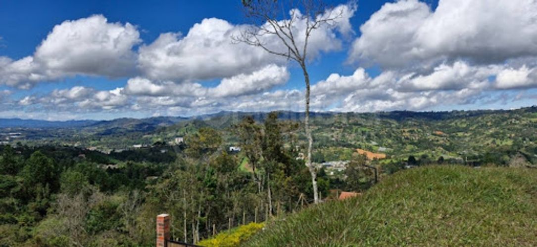 Lote en venta en Guarne, 2300 m² · foto 7 de 8