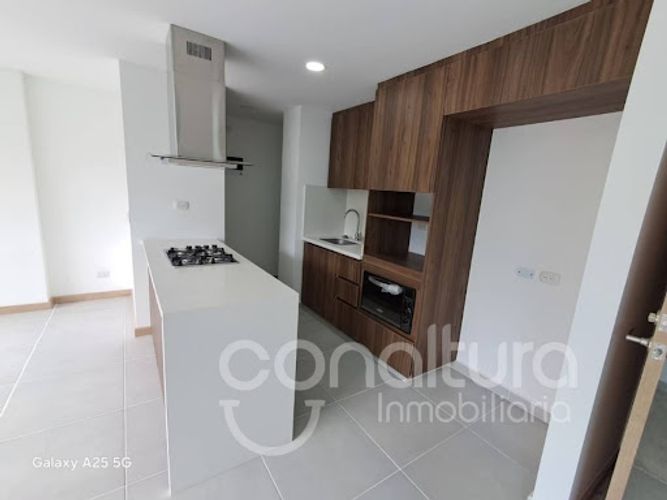 Apartamento de 2 alcobas en arriendo en San Jose, Sabaneta, 76 m² · foto 2 de 16