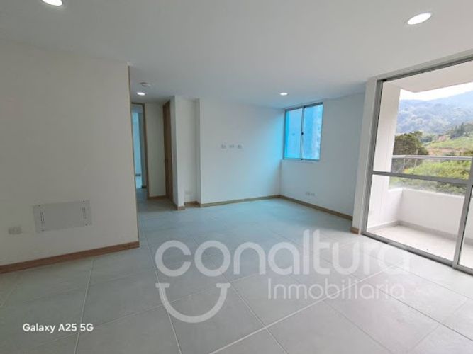 Apartamento de 2 alcobas en arriendo en San Jose, Sabaneta, 76 m² · foto 6 de 16