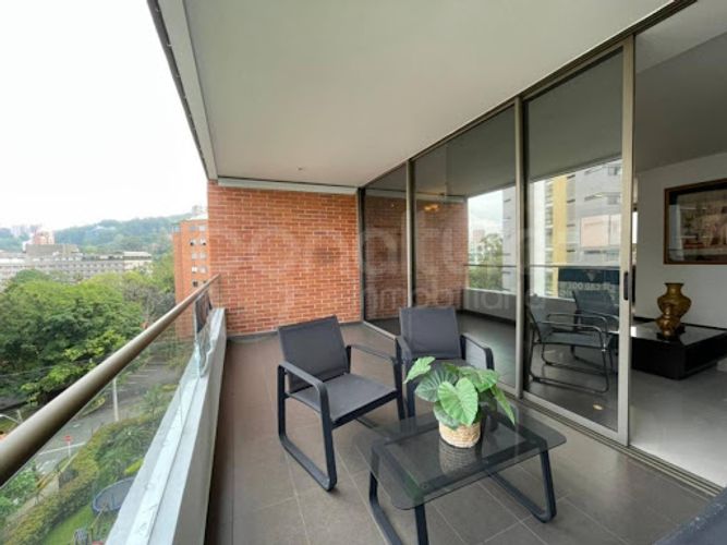 Apartamento de 3 alcobas en arriendo en Las Lomas No.2, Medellín, 150 m² · foto 16 de 19