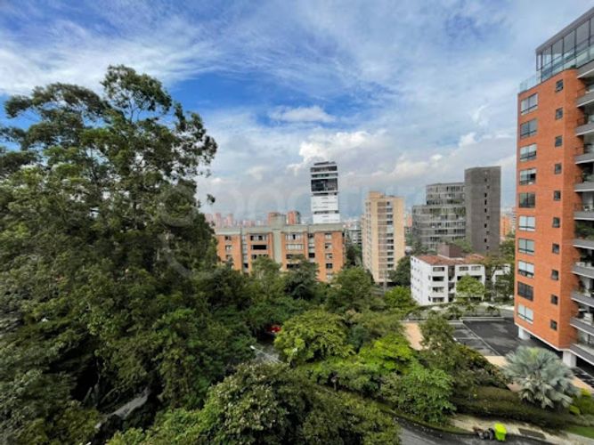 Apartamento de 3 alcobas en arriendo en Las Lomas No.2, Medellín, 150 m² · foto 18 de 19