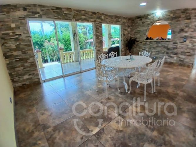 Casa de 4 alcobas en arriendo en Zarzal La Luz, Copacabana, 320 m² · foto 3 de 24