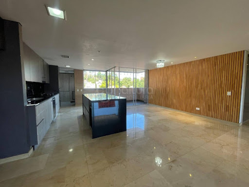 Apartamento en arriendo en Los Naranjos, Medellín · foto 3 de 24